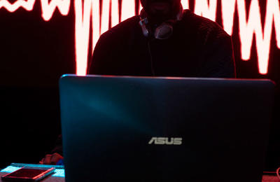 Najbolji DJ softver za vaš multimedijalni laptop]