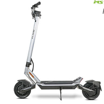 Uz kupnju električnog romobila - kaciga na poklon