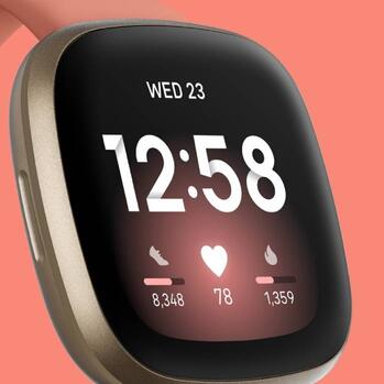 Zdraviji život i bolja kondicija kao poklon za Valentinovo? Fitbitovi modeli Versa 3 i Inspire 2 su na sniženju