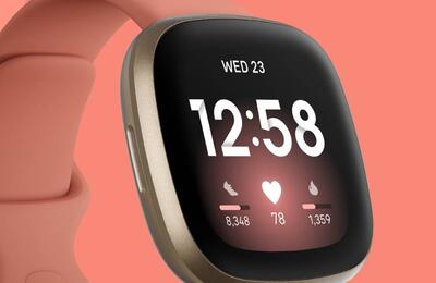 Zdraviji život i bolja kondicija kao poklon za Valentinovo? Fitbitovi modeli Versa 3 i Inspire 2 su na sniženju]