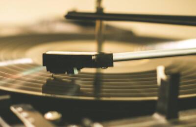 Top 5 gramofona za prave audiofile]