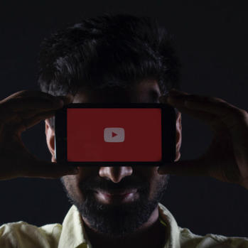 Svi gledaju video na mobitelima